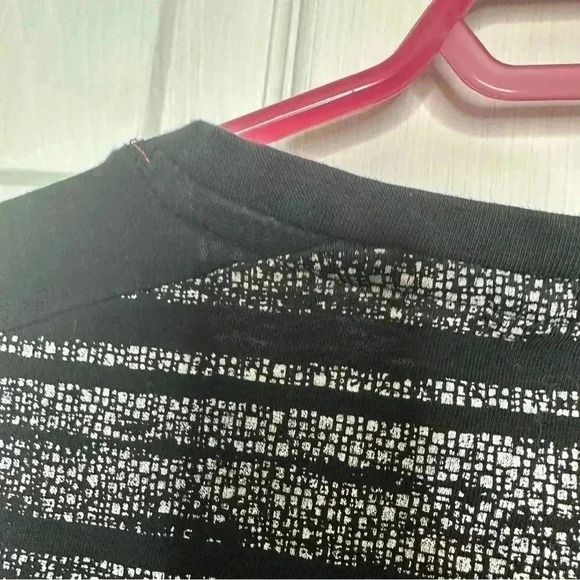 Urbanology T-Shirt Buttons Front Pocket Stripes Black & White Size Medium - Picture 16 of 16